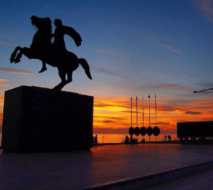 Aleksanteri Suuren patsas Thessalonikissa