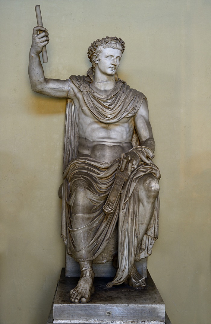 Tiberiusta esittävä patsas Vatikaanin Museot (Chiaramonti Museo). Valokuvaaja tuntematon.